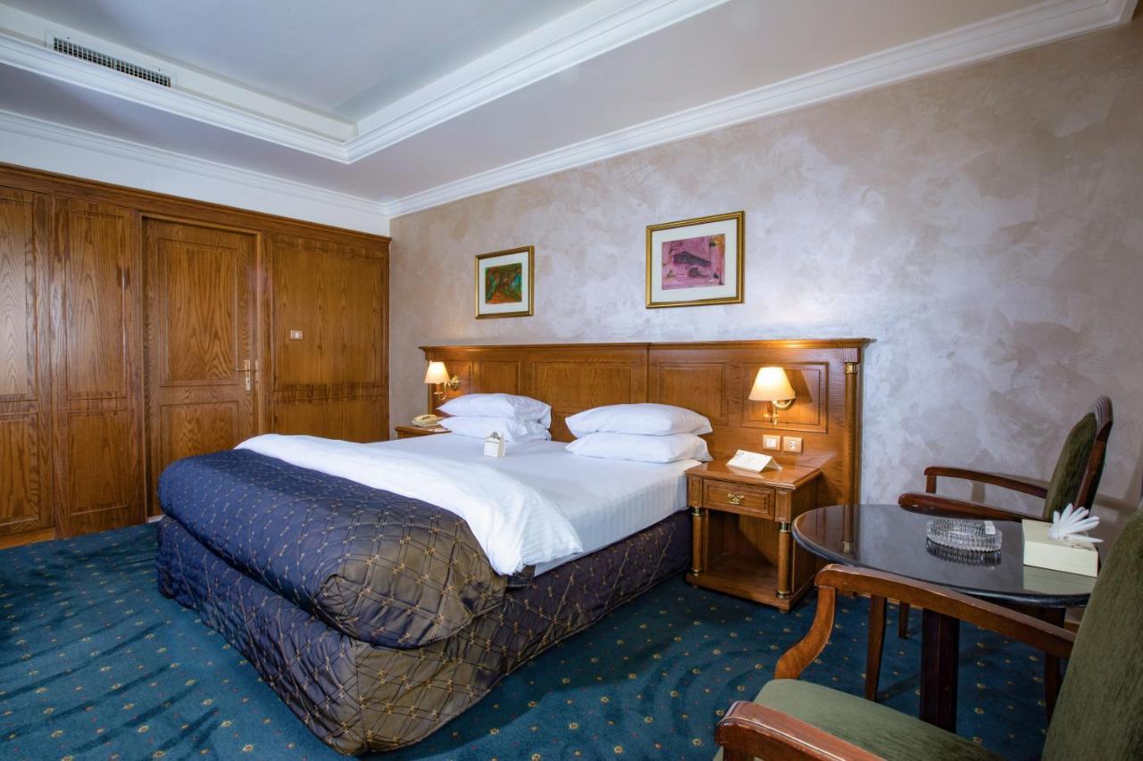 Bristol Отель 5*